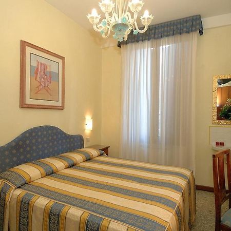 Hotel Hesperia Venetië Buitenkant foto