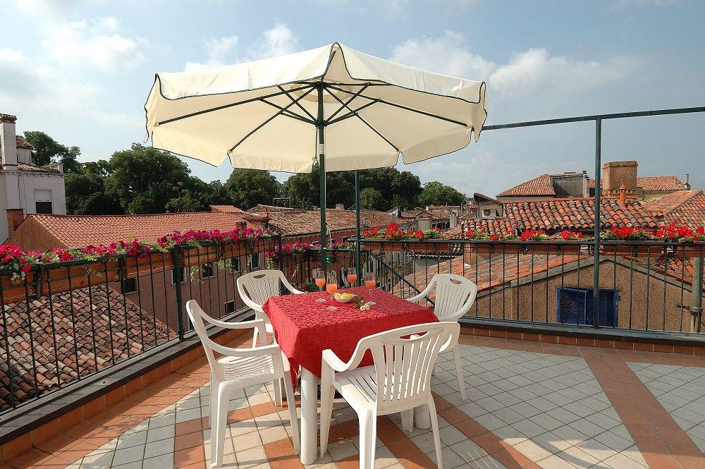 Hotel Hesperia Venetië Buitenkant foto