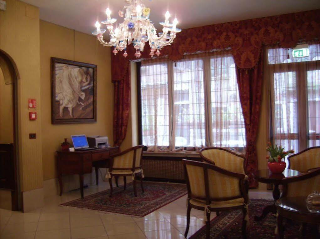 Hotel Hesperia Venetië Buitenkant foto